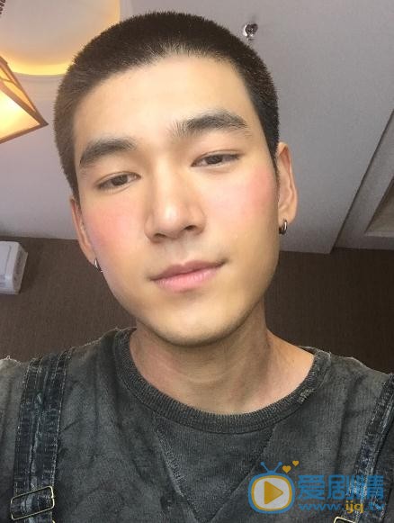 陈叶生搞怪照 陈叶生高清写真_陈叶生高清剧照