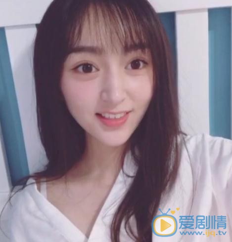 黄昊月生活照 黄昊月高清写真_黄昊月高清剧照