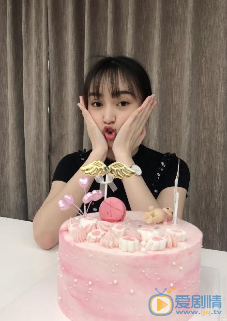 黄昊月生活照 黄昊月高清写真_黄昊月高清剧照