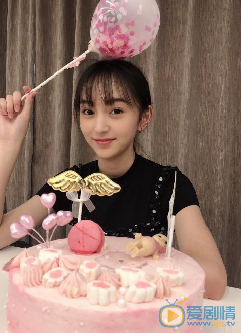 黄昊月生活照 黄昊月高清写真_黄昊月高清剧照