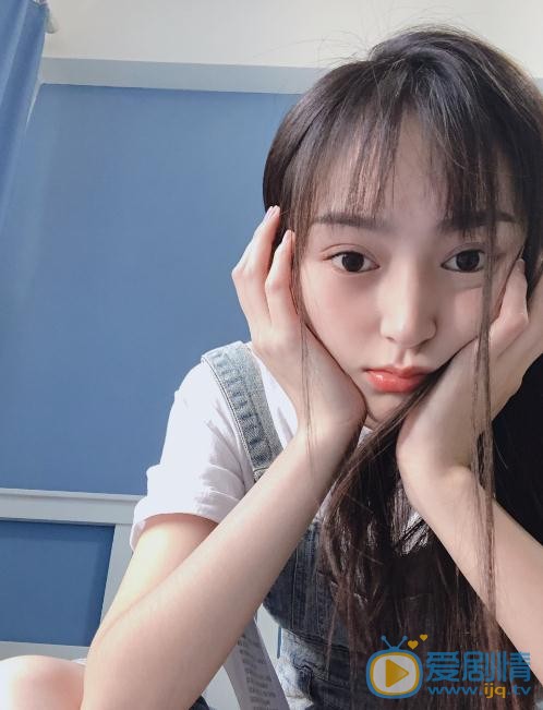 黄昊月生活照 黄昊月高清写真_黄昊月高清剧照