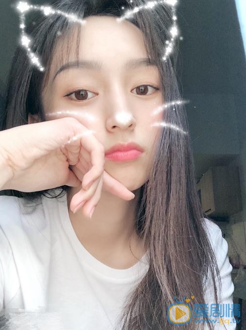 黄昊月可爱照 黄昊月高清写真_黄昊月高清剧照