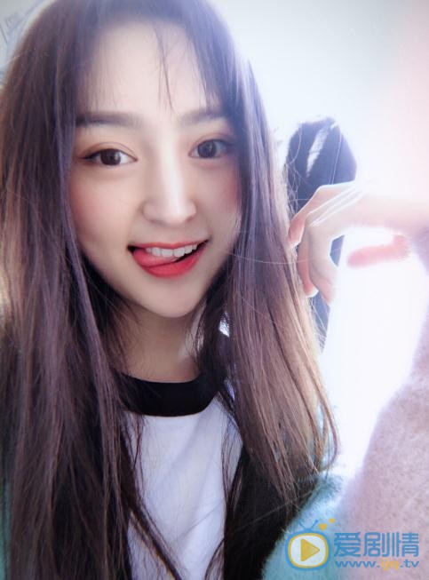 黄昊月生活照 黄昊月高清写真_黄昊月高清剧照