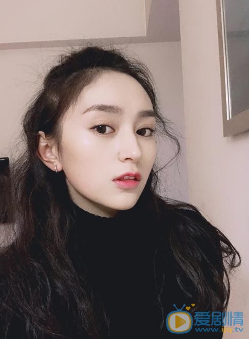 黄昊月生活照 黄昊月高清写真_黄昊月高清剧照