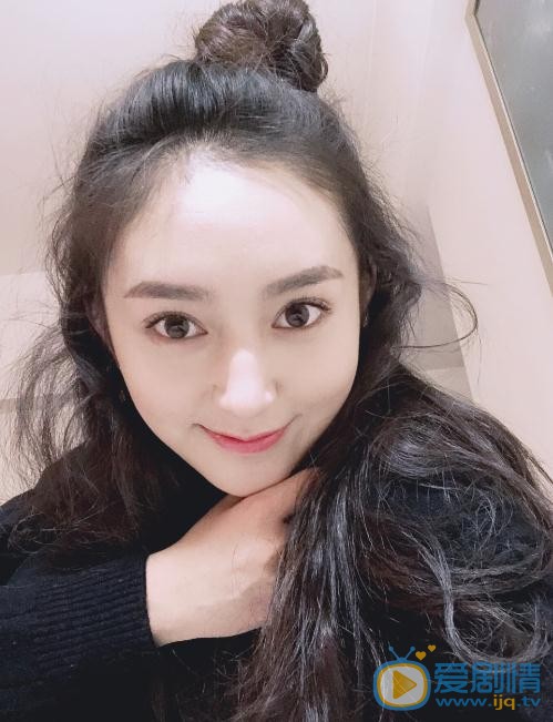 黄昊月生活照 黄昊月高清写真_黄昊月高清剧照