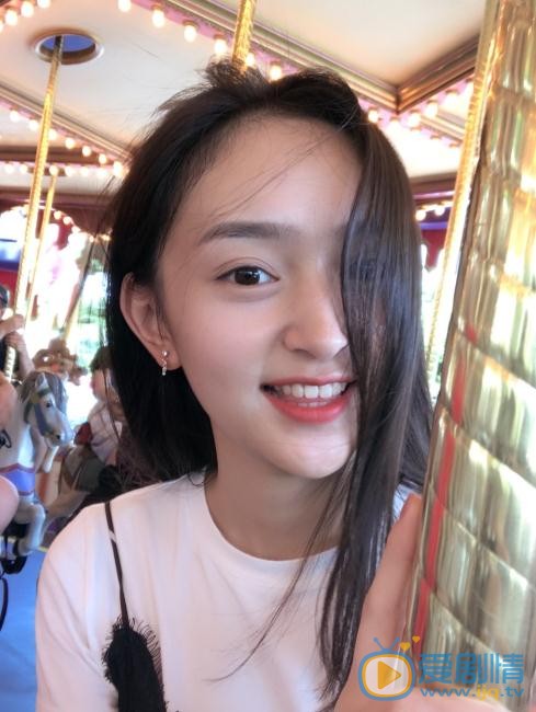 黄昊月生活照 黄昊月高清写真_黄昊月高清剧照