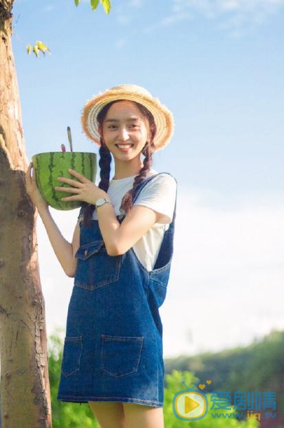 黄昊月制服写真 黄昊月高清写真_黄昊月高清剧照
