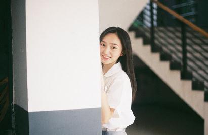 黄昊月制服写真 黄昊月高清写真_黄昊月高清剧照