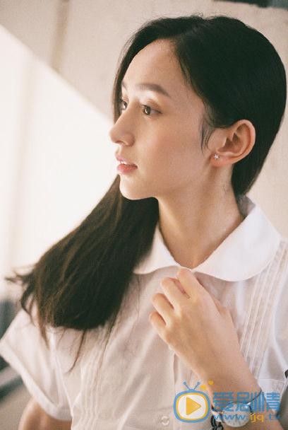 黄昊月制服写真 黄昊月高清写真_黄昊月高清剧照
