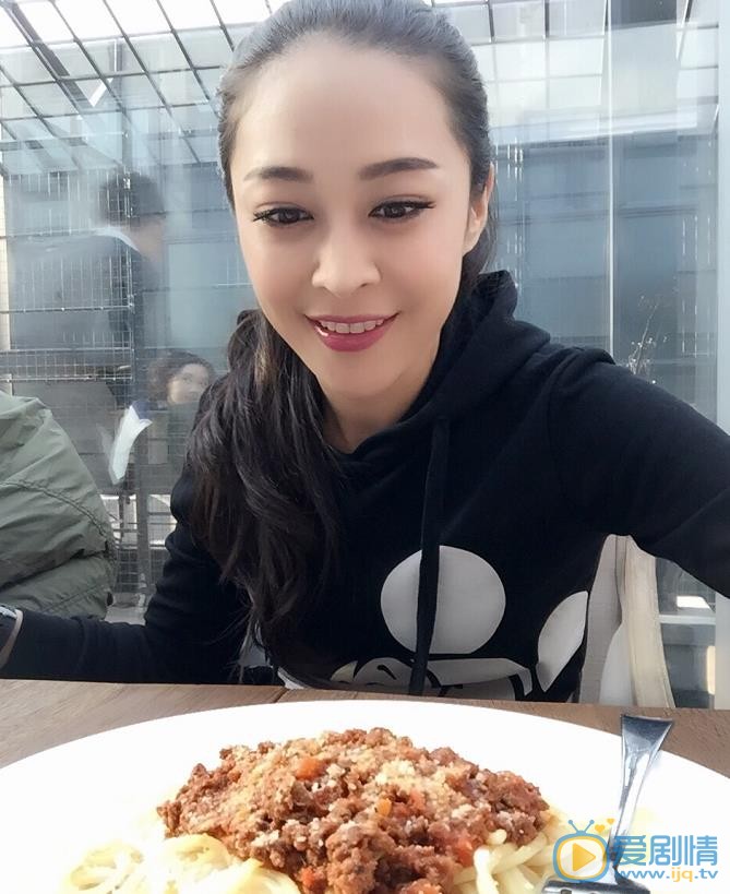 李羿瑄自拍照 李羿瑄高清写真_李羿瑄高清剧照