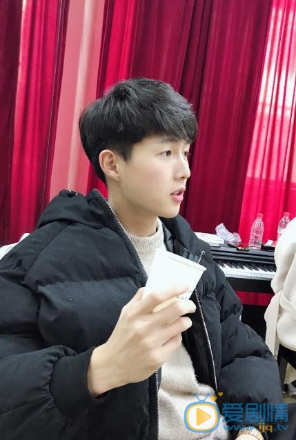 李明源生活照 李明源高清写真_李明源高清剧照