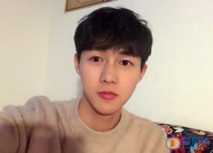 李明源生活照 李明源高清写真_李明源高清剧照