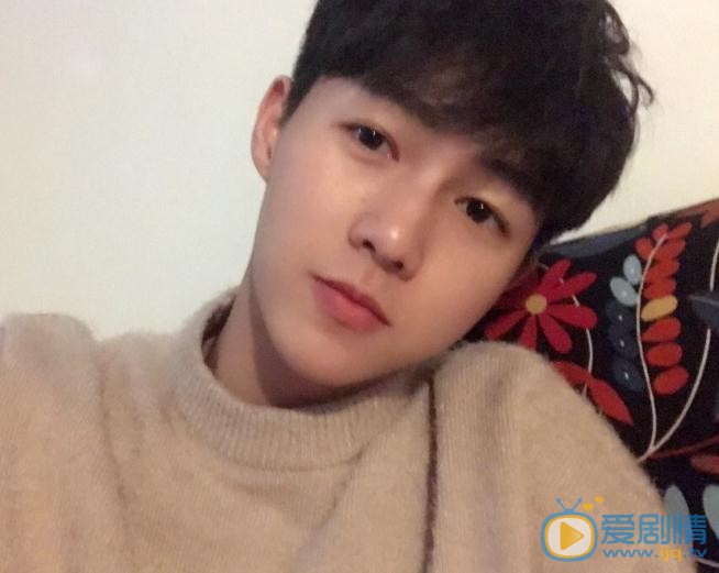 李明源生活照 李明源高清写真_李明源高清剧照