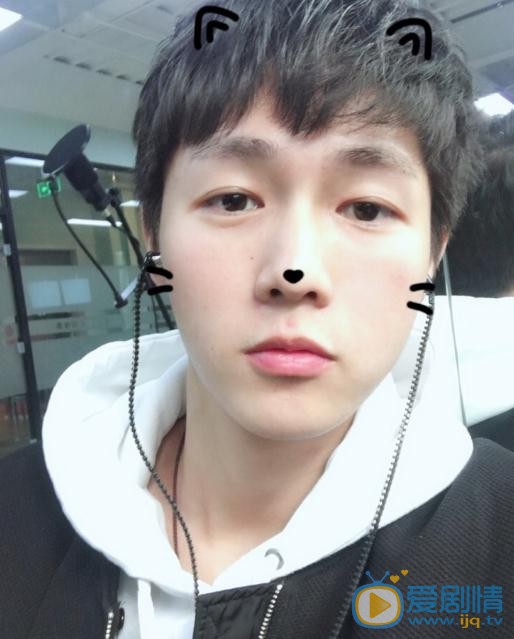 李明源生活照 李明源高清写真_李明源高清剧照