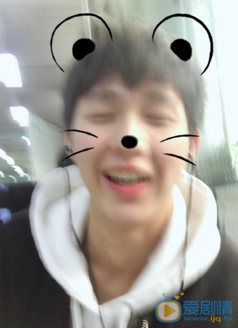 李明源生活照 李明源高清写真_李明源高清剧照