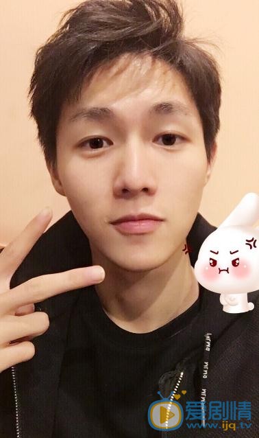 李明源生活照 李明源高清写真_李明源高清剧照