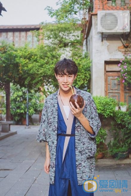李明源情侣写真 李明源高清写真_李明源高清剧照