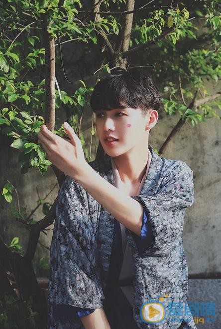 李明源情侣写真 李明源高清写真_李明源高清剧照