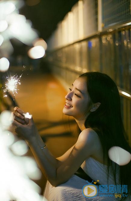 龚婉怡烟花写真 龚婉怡高清写真_龚婉怡高清剧照