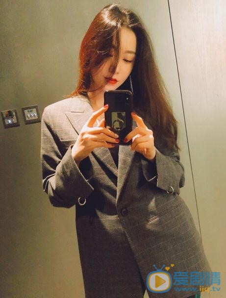 石洋子生活照 石洋子高清写真_石洋子高清剧照