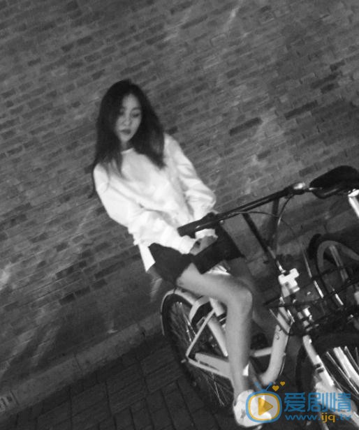 石洋子生活照 石洋子高清写真_石洋子高清剧照