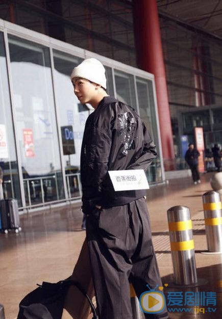 白举纲巴黎时装周 白举纲高清写真_白举纲高清剧照