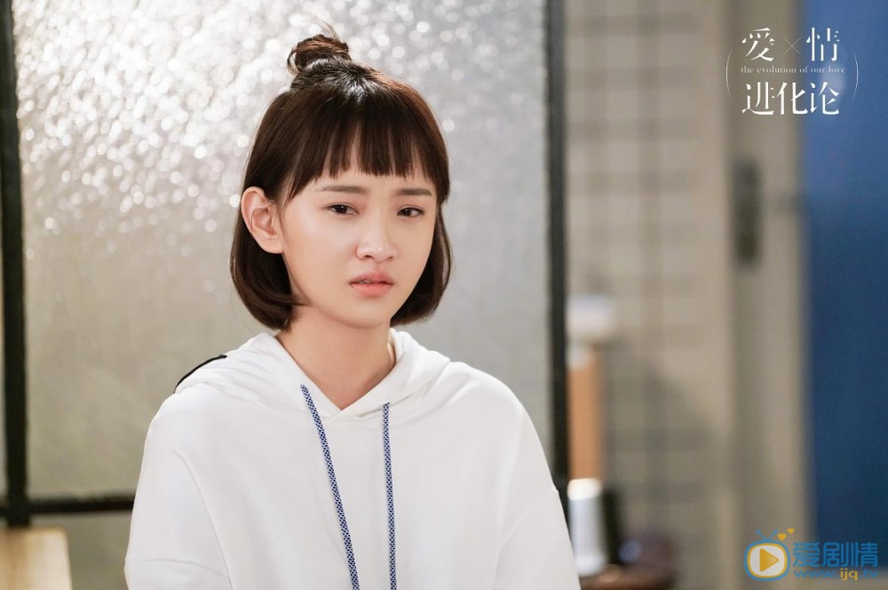爱情进化论贾小美剧照 