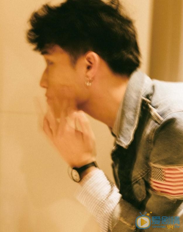 龚锐街拍写真 龚锐高清写真_龚锐高清剧照