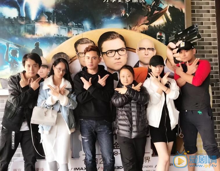 胡龄萌与人合照 胡龄萌高清写真_胡龄萌高清剧照