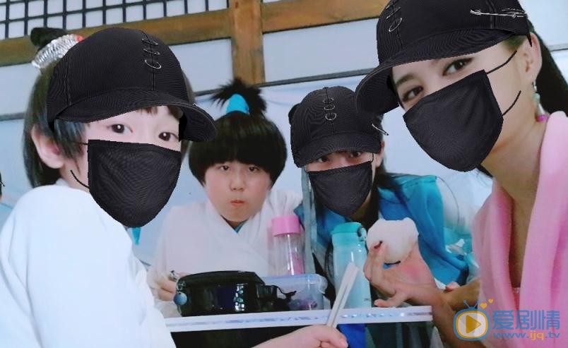 胡龄萌与人合照 胡龄萌高清写真_胡龄萌高清剧照