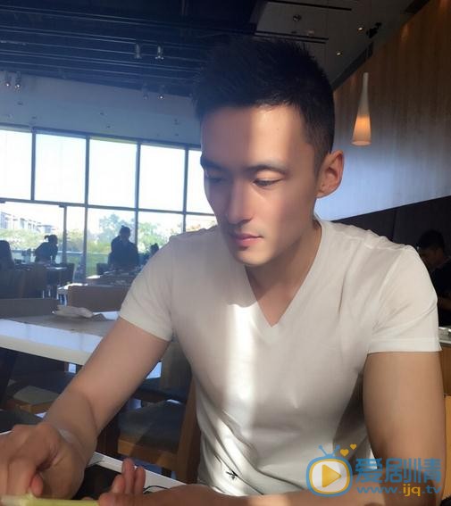 万沛鑫生活照 万沛鑫高清写真_万沛鑫高清剧照
