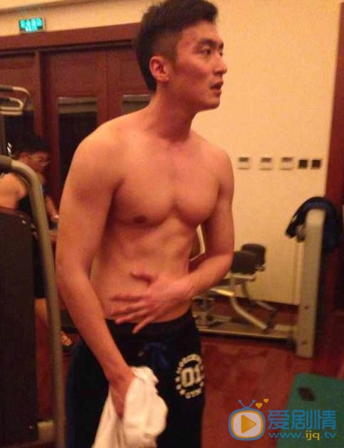 万沛鑫健身照 万沛鑫高清写真_万沛鑫高清剧照