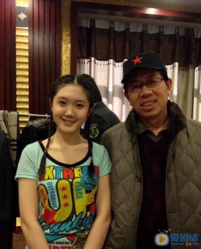 张恩齐与人合照 张恩齐高清写真_张恩齐高清剧照