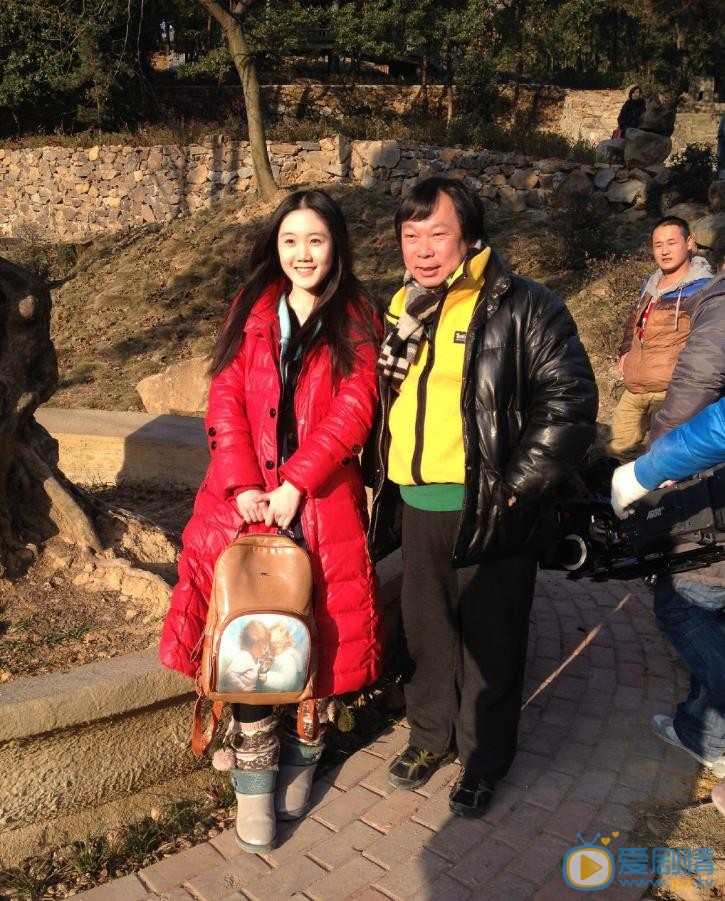 张恩齐与人合照 张恩齐高清写真_张恩齐高清剧照