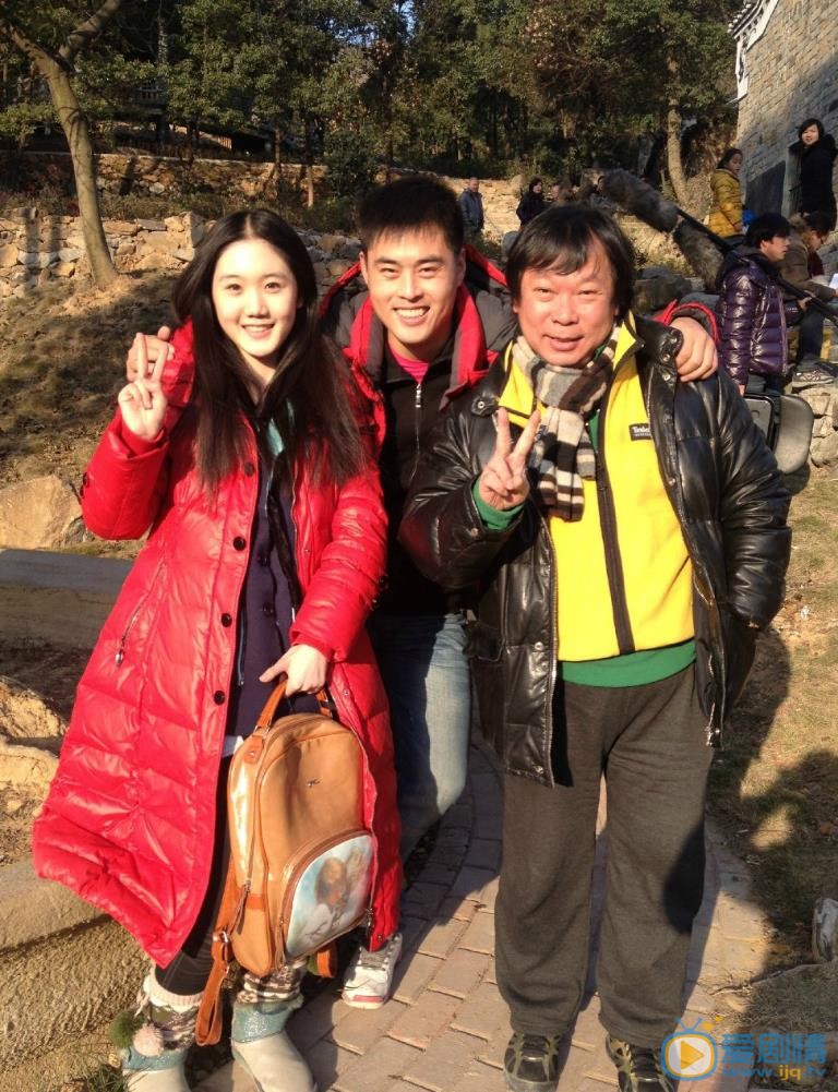张恩齐与人合照 张恩齐高清写真_张恩齐高清剧照