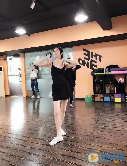 陈丽娜运动健身照 陈丽娜高清写真_陈丽娜高清剧照