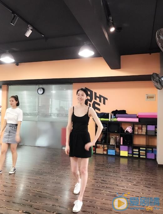陈丽娜运动健身照 陈丽娜高清写真_陈丽娜高清剧照