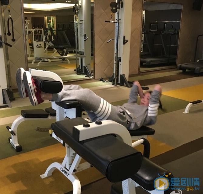 陈丽娜运动健身照 陈丽娜高清写真_陈丽娜高清剧照