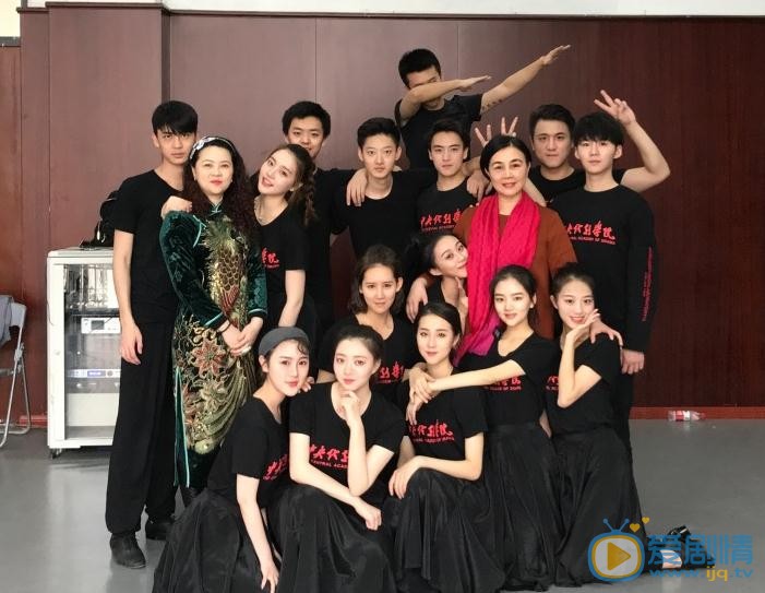 任敏学校练舞照 任敏高清写真_任敏高清剧照