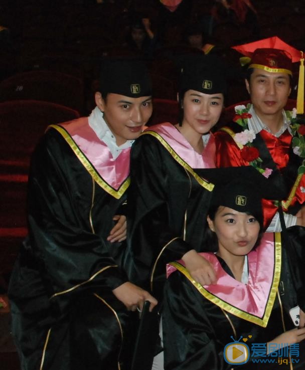 孟丽毕业照 孟丽毕业照