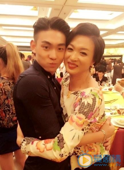 孙书博与人合照 孙书博高清写真_孙书博高清剧照