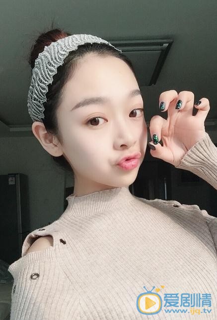 依莎可爱照 依莎高清写真_依莎高清剧照