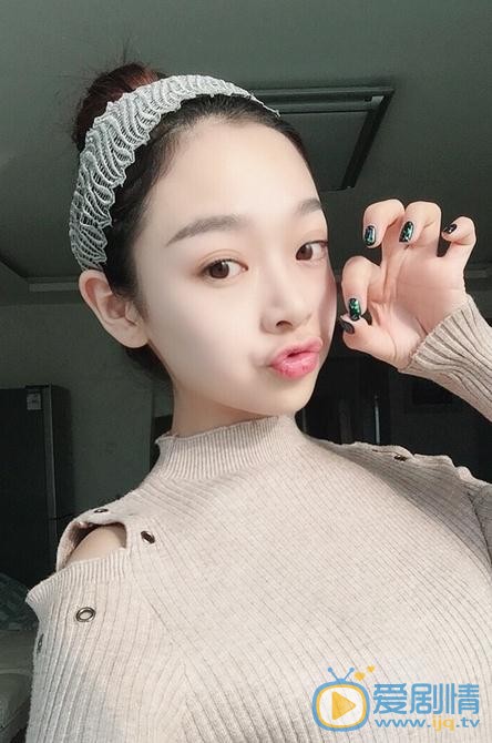 依莎可爱照 依莎高清写真_依莎高清剧照