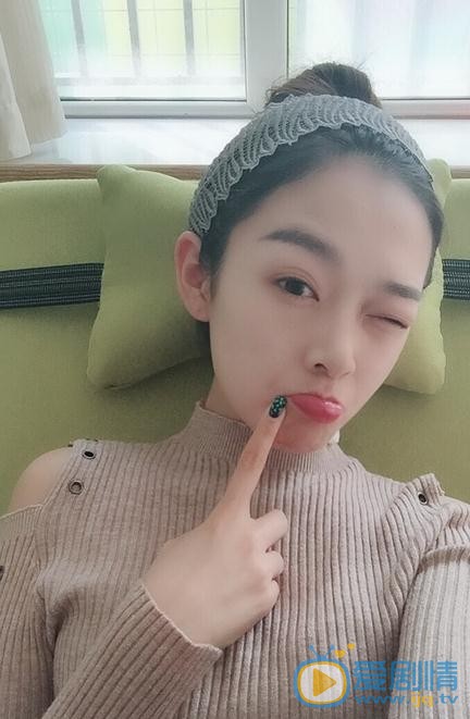 依莎可爱照 依莎高清写真_依莎高清剧照