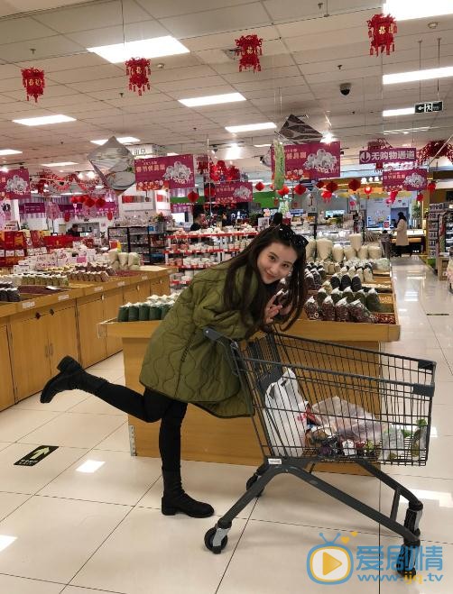 鲍天琦超市照 鲍天琦高清写真_鲍天琦高清剧照