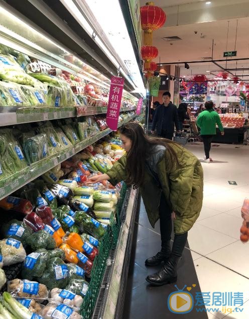 鲍天琦超市照 鲍天琦高清写真_鲍天琦高清剧照