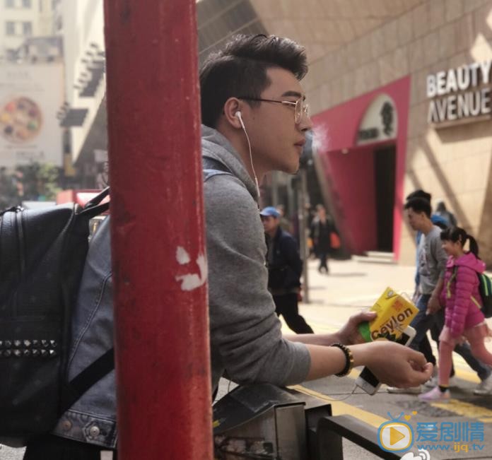 郑棠元时尚街拍 郑棠元高清写真_郑棠元高清剧照