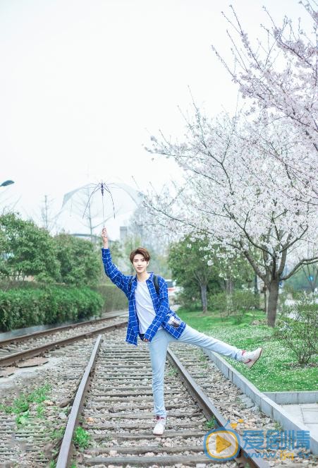 徐鹤尼青春写真 徐鹤尼高清写真_徐鹤尼高清剧照