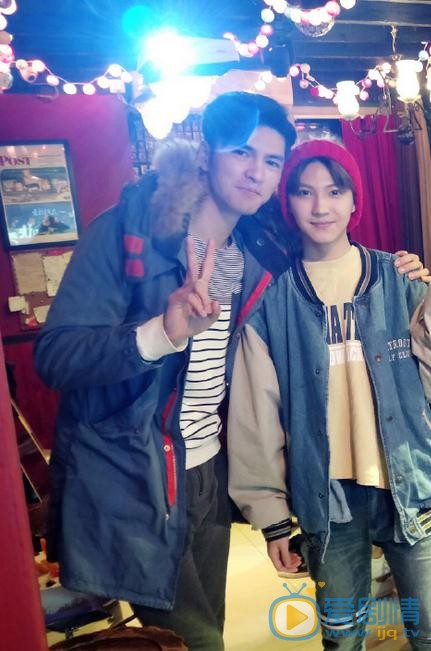 徐鹤尼与人合照 徐鹤尼高清写真_徐鹤尼高清剧照