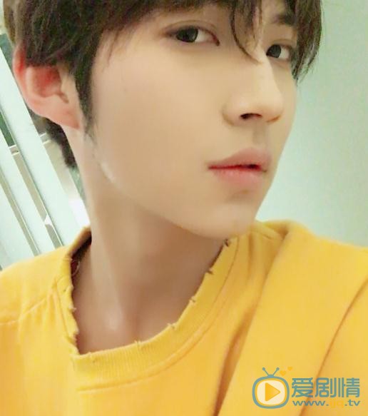 徐鹤尼生活照 徐鹤尼高清写真_徐鹤尼高清剧照